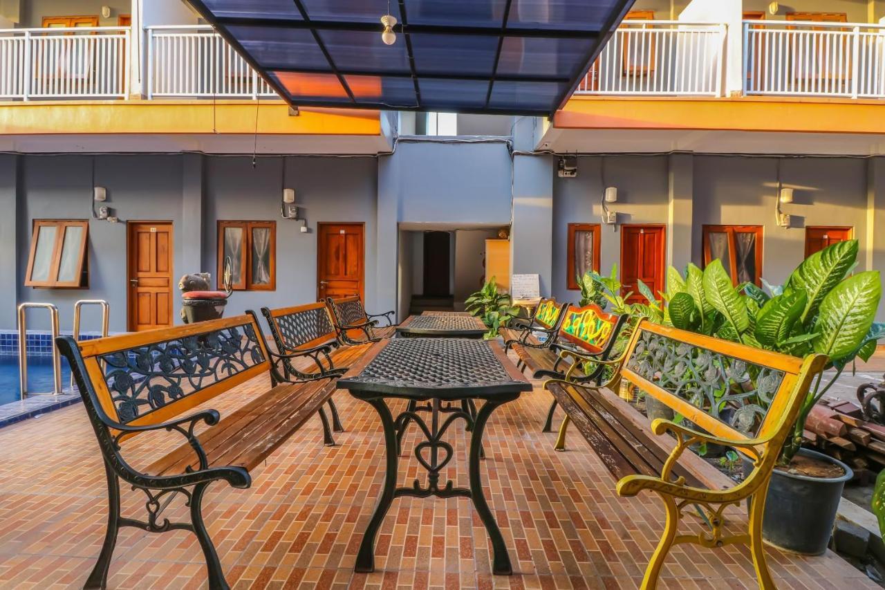 Oyo 1670 Likko Inn Dempasar Exterior foto